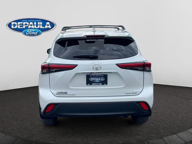 Used 2023 Toyota Highlander XLE AWD/4WD image 5