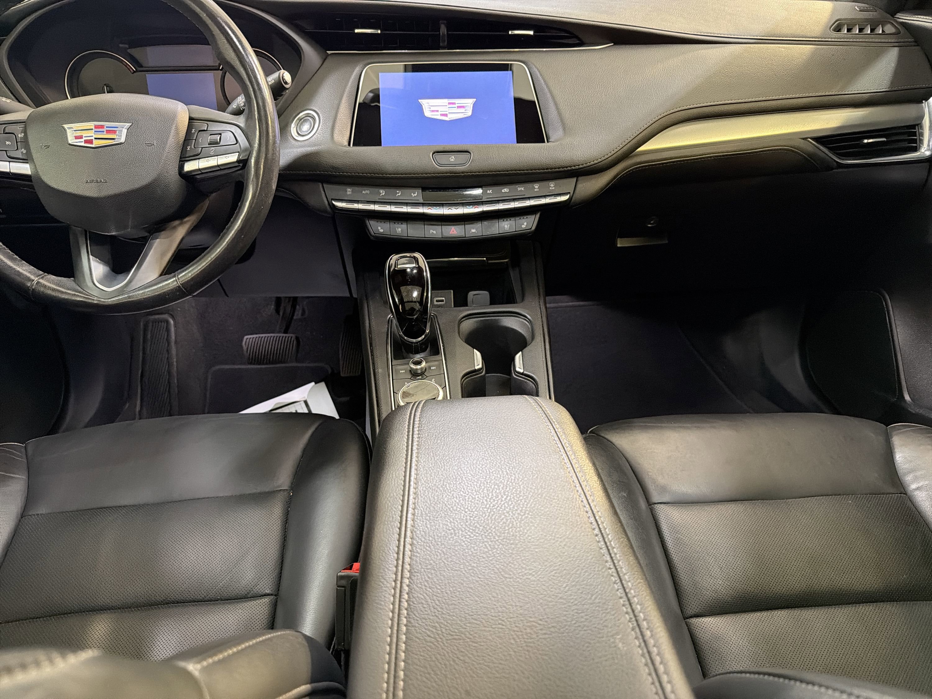 Used 2023 Cadillac XT4 Premium Luxury FWD image 21