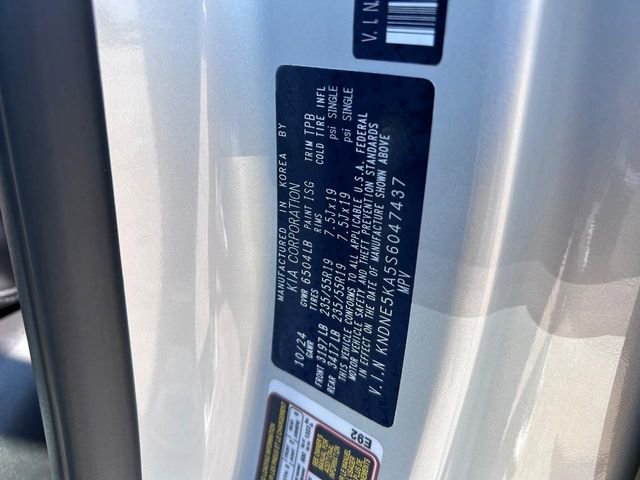 New 2025 Kia Carnival SX FWD image 24