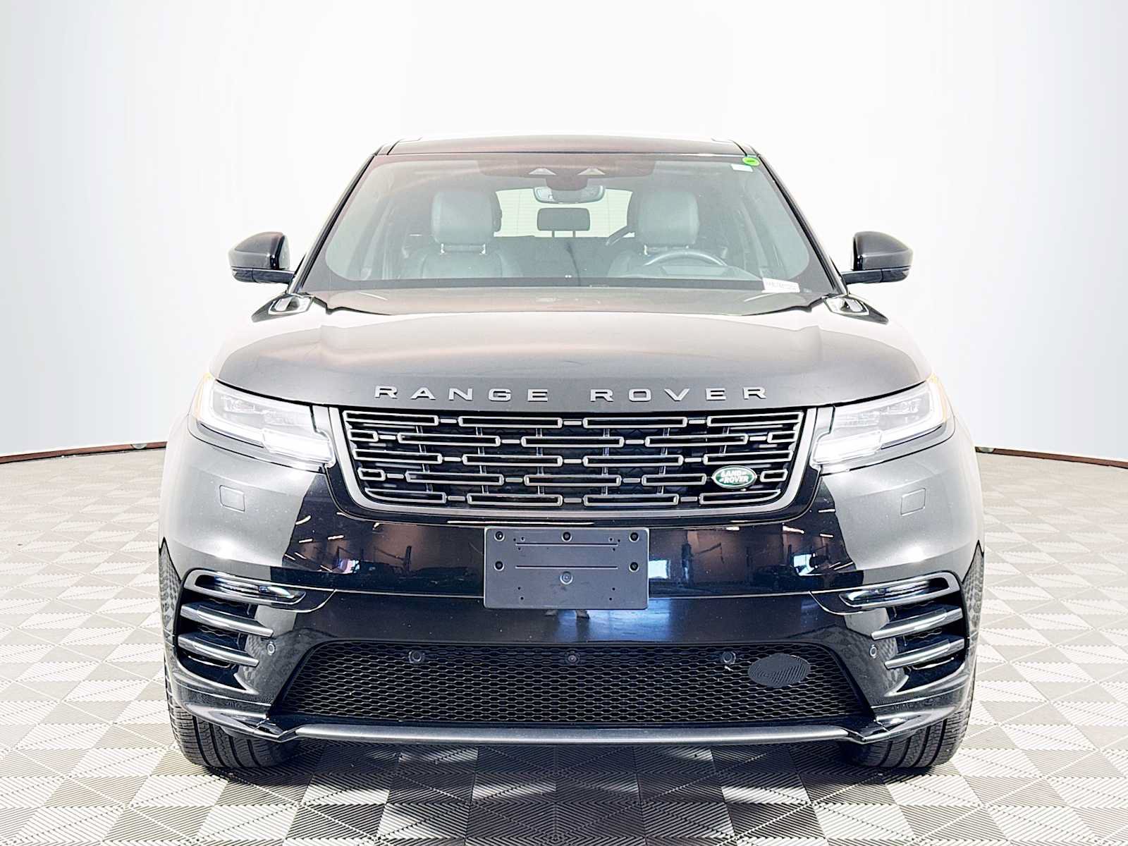 Used 2026 Land Rover Range Rover Velar Dynamic SE AWD/4WD image 2