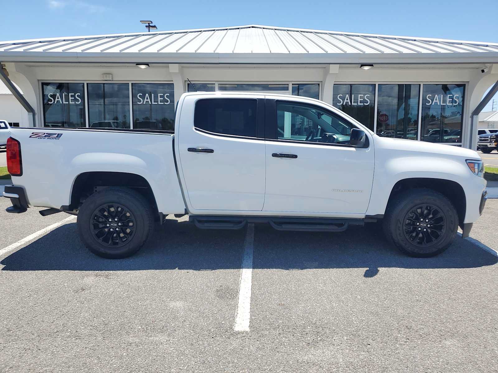 Used 2021 Chevrolet Colorado Z71 AWD/4WD image 9