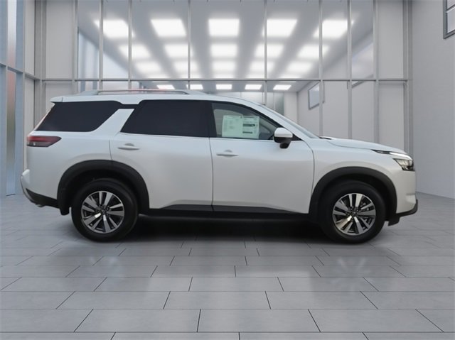 New 2025 Nissan Pathfinder SL image 9