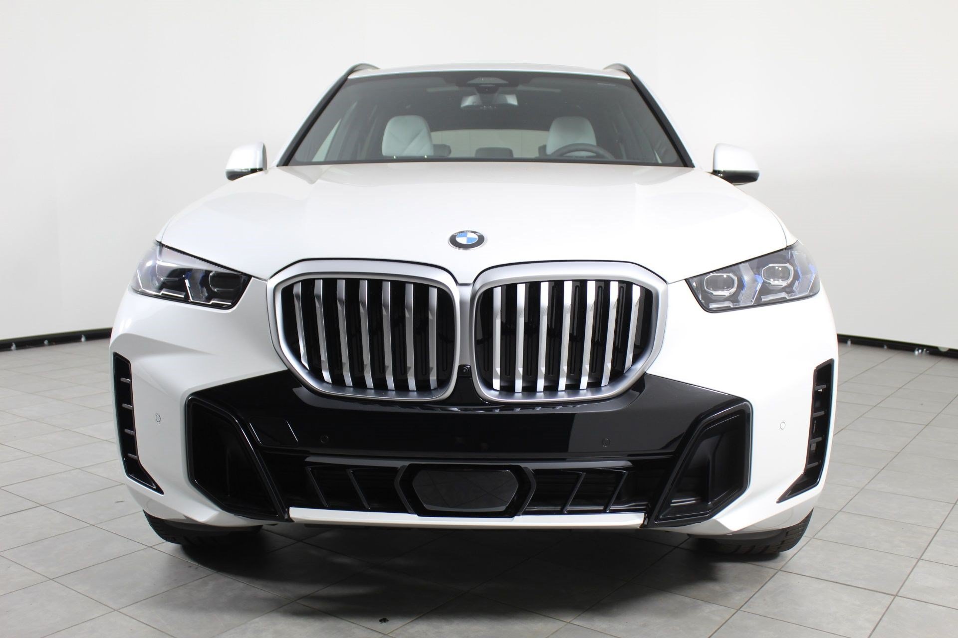 Used 2026 BMW X5 xDrive40i w/ M Sport Package AWD/4WD image 6