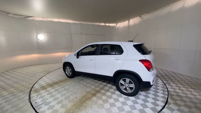 Used 2021 Chevrolet Trax LS w/ Tint and Cruise Package image 9