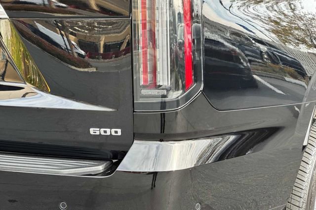 Certified 2025 Cadillac Escalade Premium Luxury image 28