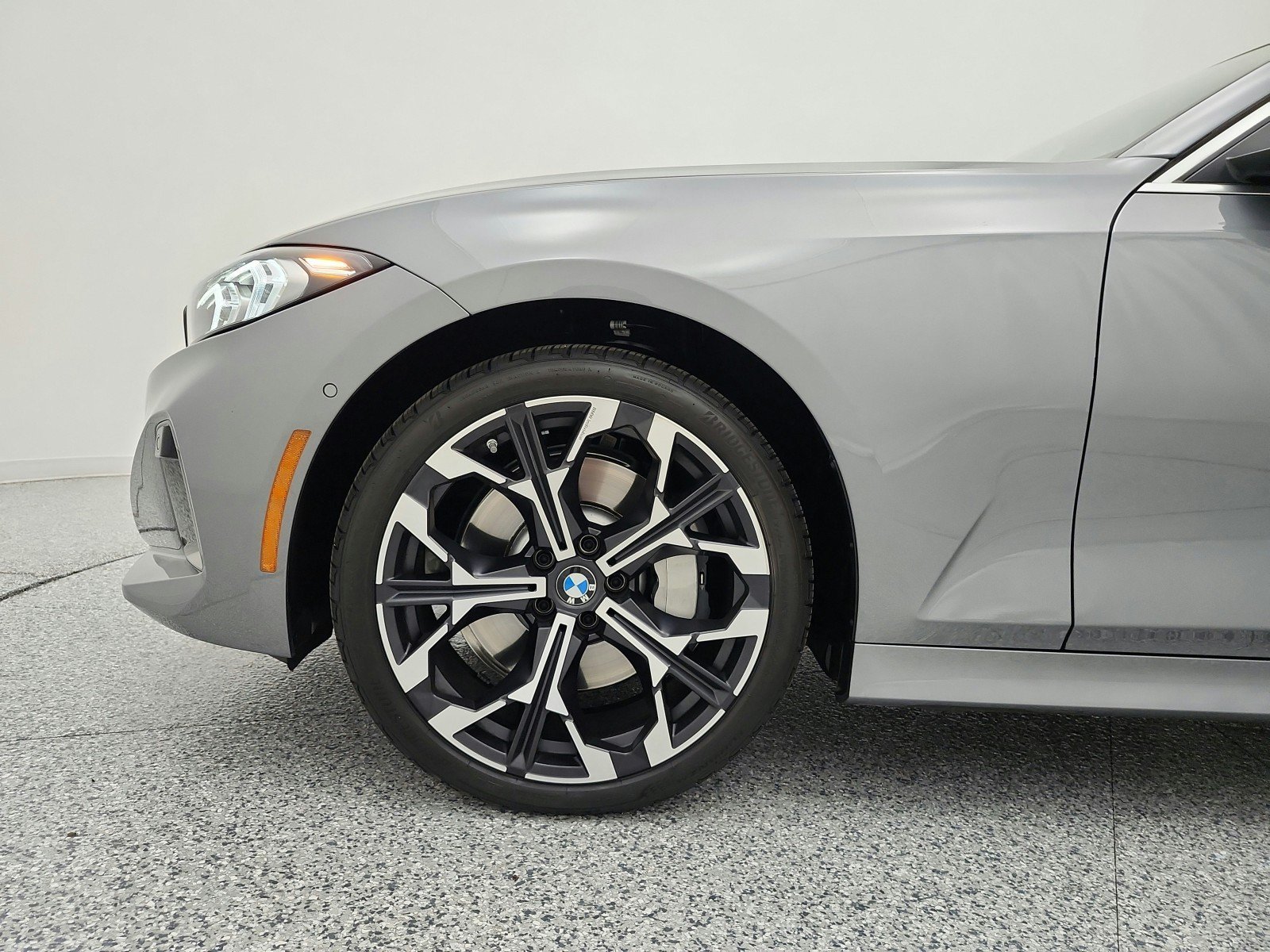 Used 2025 BMW 330i Sedan w/ Convenience Package RWD image 18