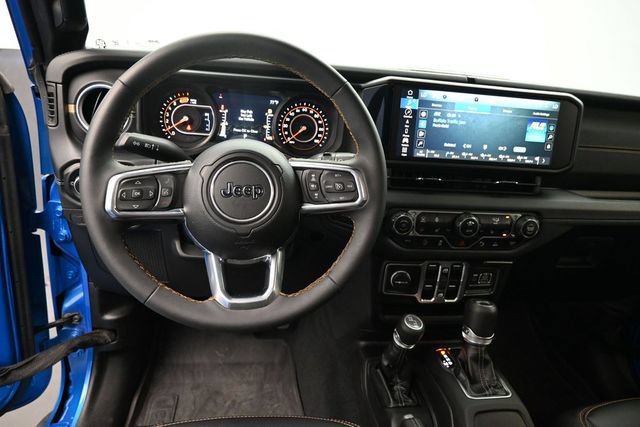 Used 2024 Jeep Wrangler Unlimited Sahara w/ Technology Group AWD/4WD image 12