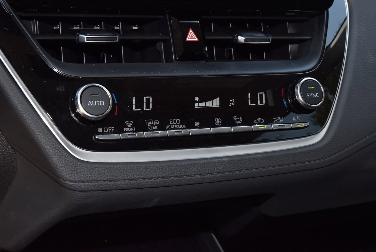 Used 2026 Toyota Corolla Cross XLE w/ Convenience Package FWD image 29