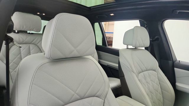 Used 2026 BMW X7 xDrive40i image 23