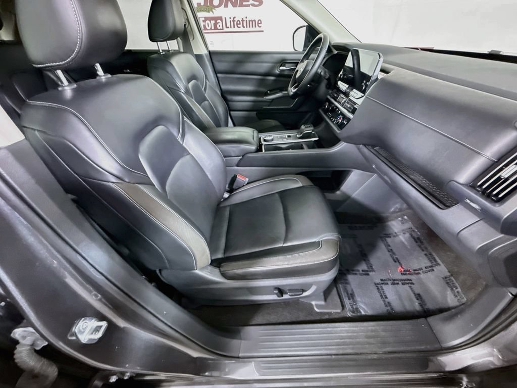 Used 2022 Nissan Pathfinder SL AWD/4WD image 33