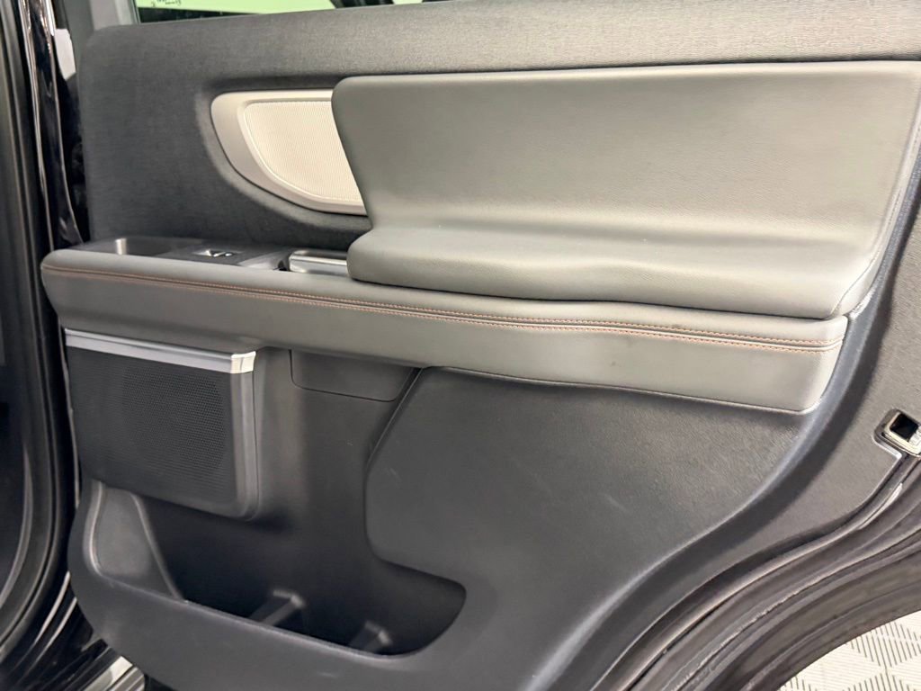 Used 2025 Ford Expedition Active image 28