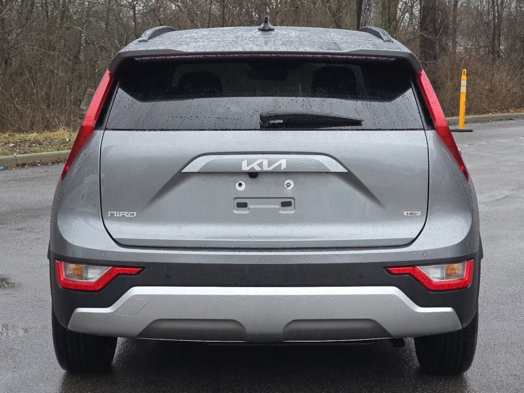 Used 2023 Kia Niro EX image 16