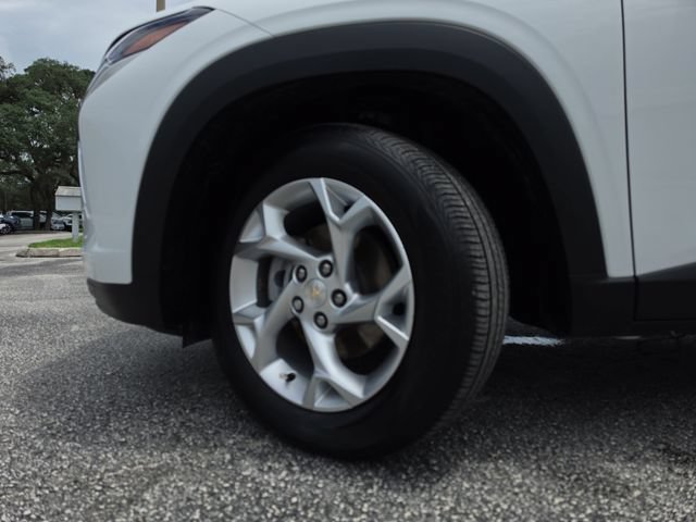 Used 2025 Chevrolet Trax LS w/ LS Convenience Package FWD image 34