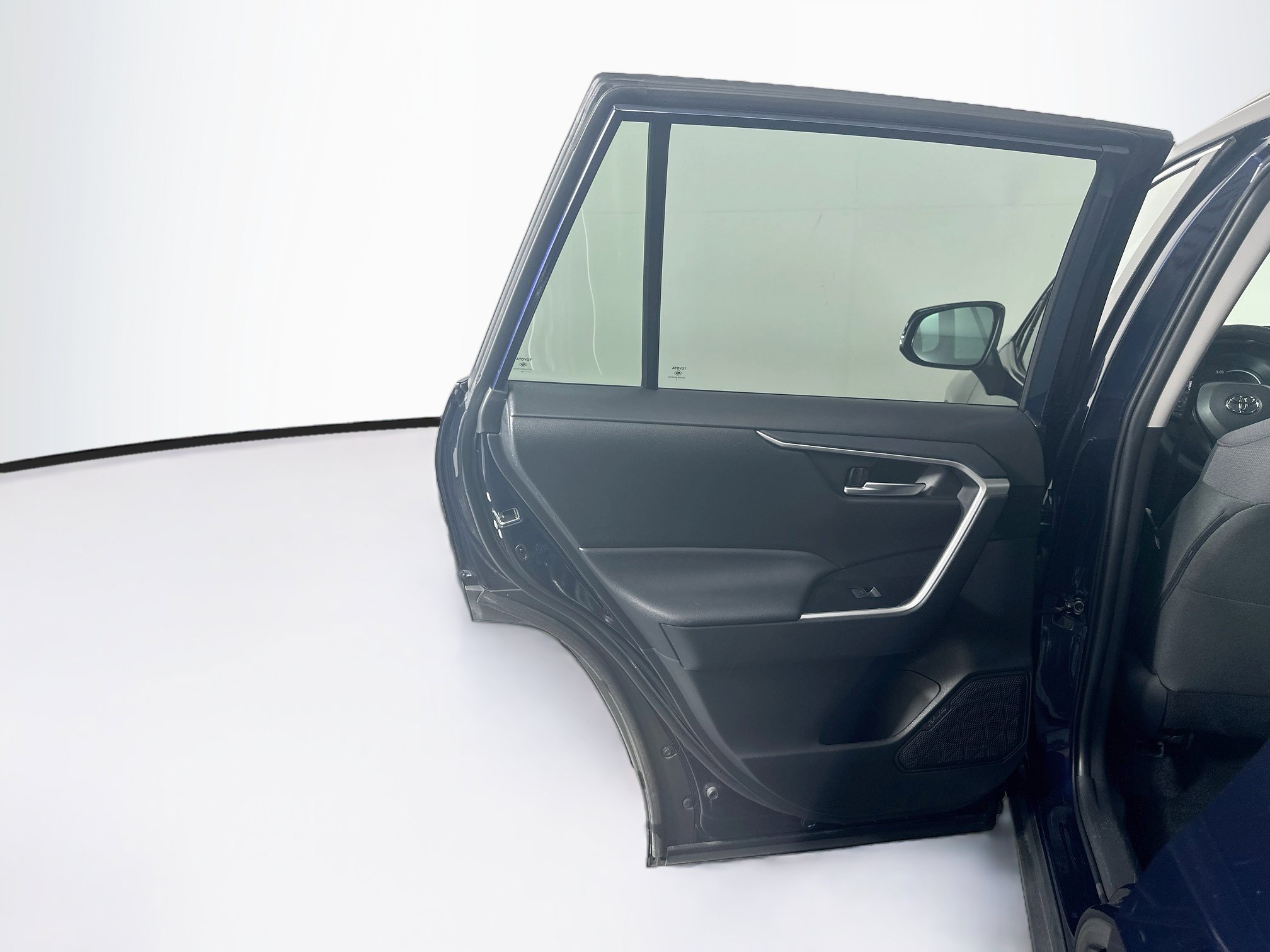 Used 2025 Toyota RAV4 XLE AWD/4WD image 27