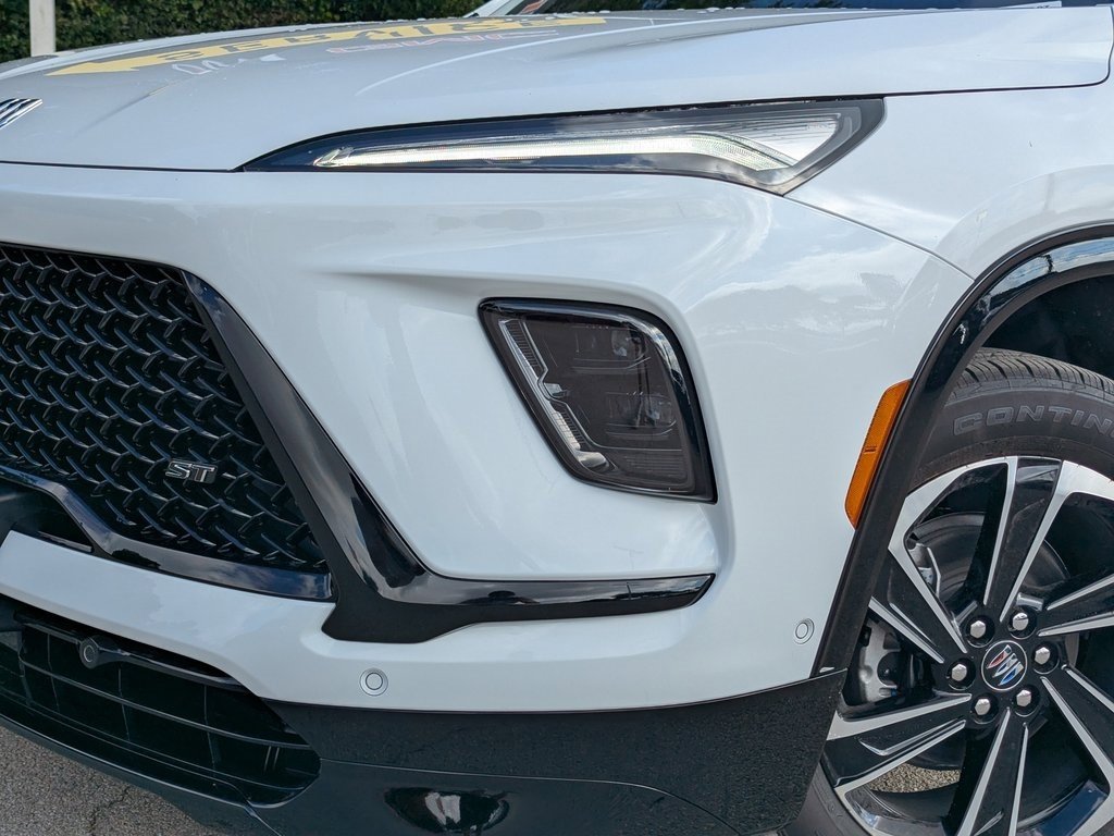 New 2025 Buick Enclave Sport Touring w/ Super Cruise Package image 4