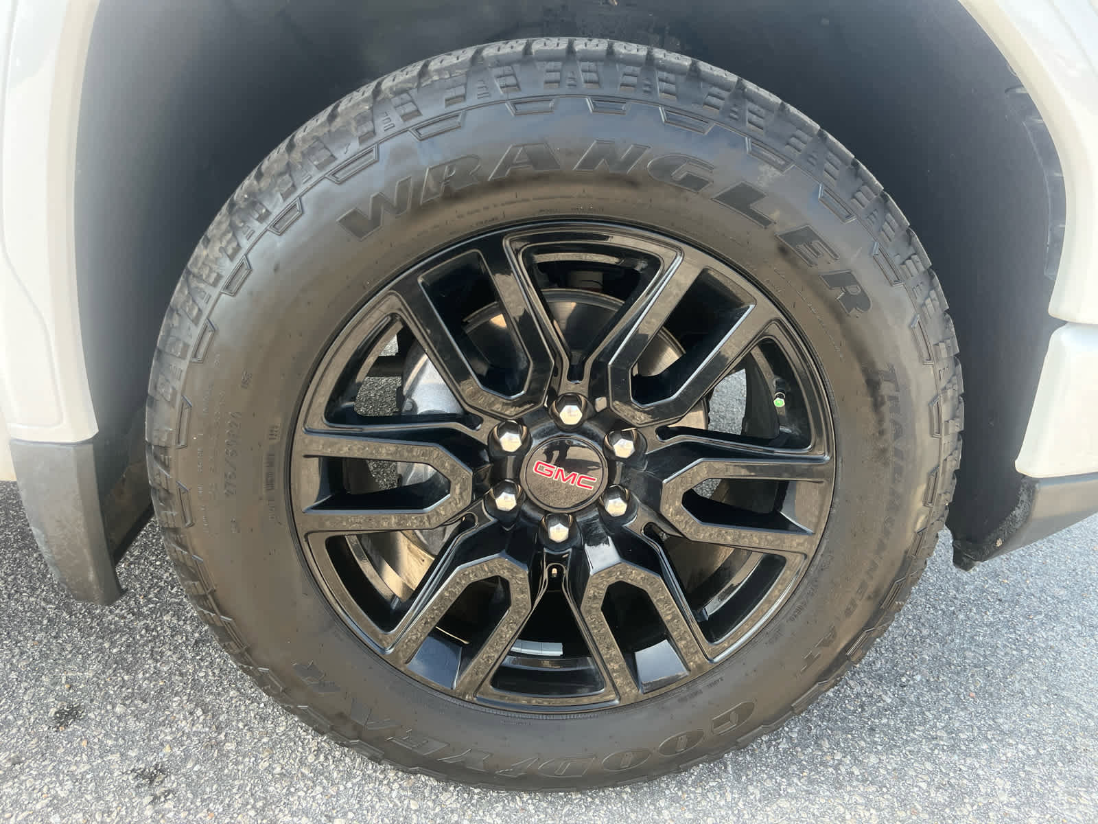 Used 2023 GMC Sierra 1500 Elevation w/ X31 Off-Road Package image 29