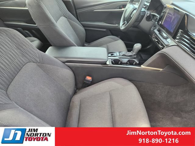 Used 2025 Toyota Camry LE FWD image 14