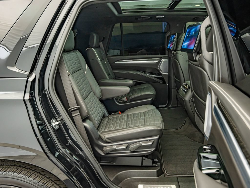 Used 2025 Cadillac Escalade V AWD/4WD image 40
