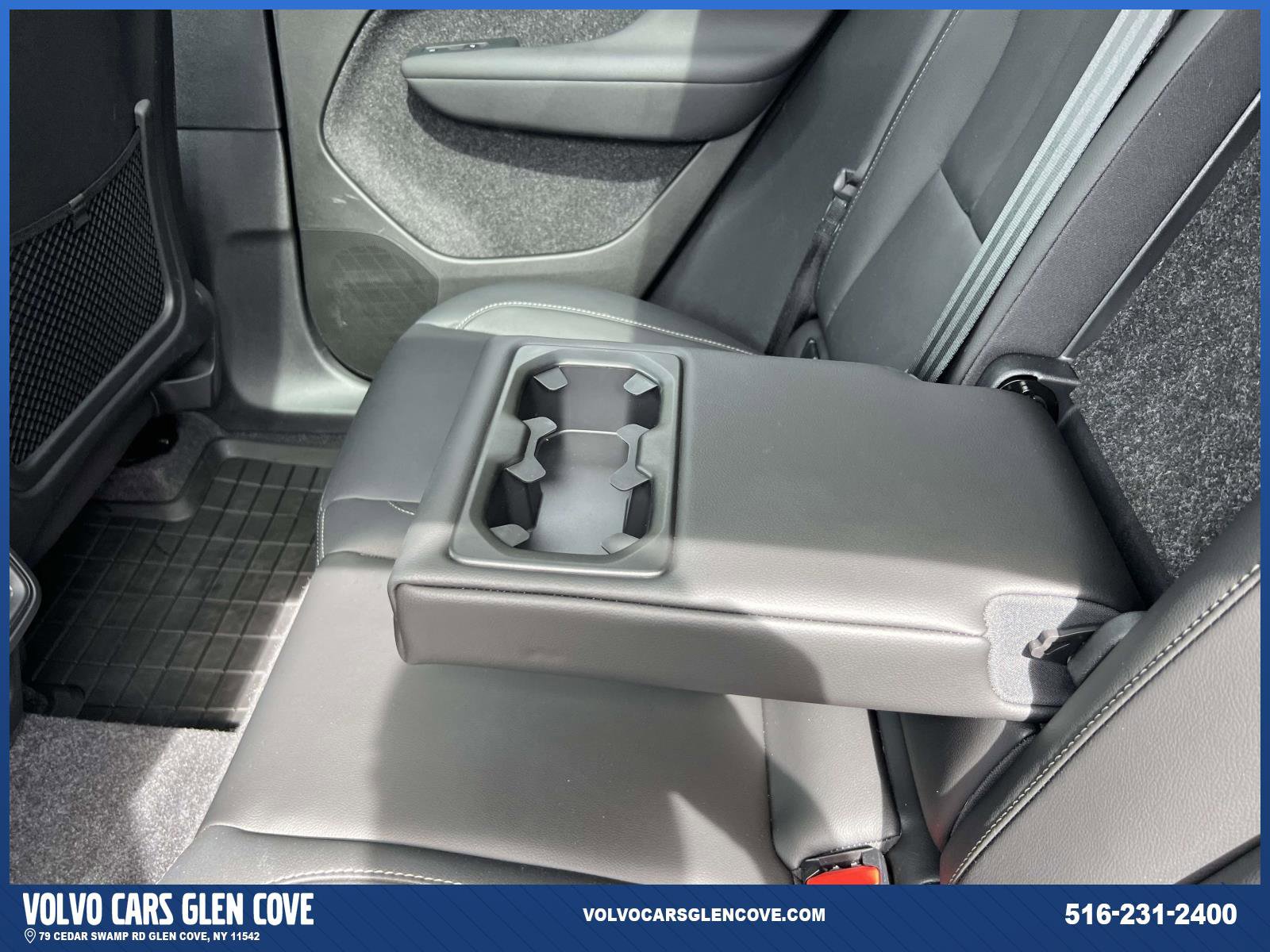 Certified 2025 Volvo XC40 B5 Ultra w/ Protection Package Premier image 10