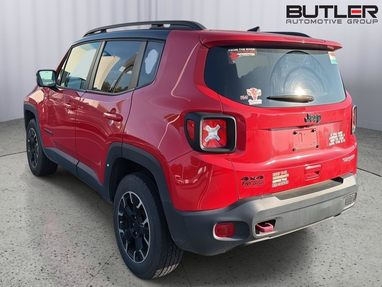 Used 2023 Jeep Renegade Trailhawk AWD/4WD image 9