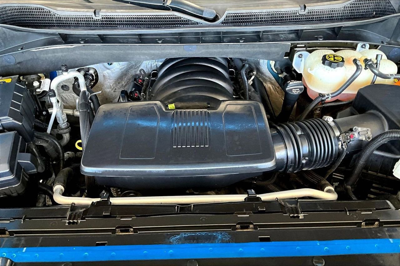 Used 2022 Chevrolet Silverado 1500 ZR2 w/ Technology Package AWD/4WD image 9