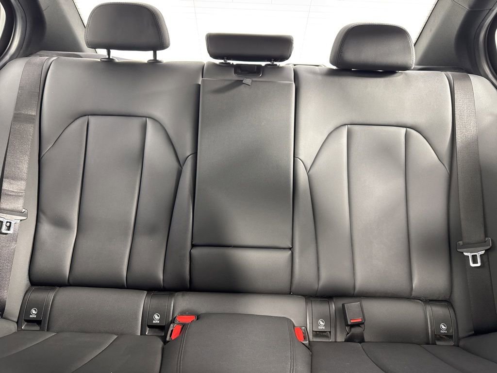 Used 2019 BMW 330i xDrive Sedan w/ Premium Package image 17