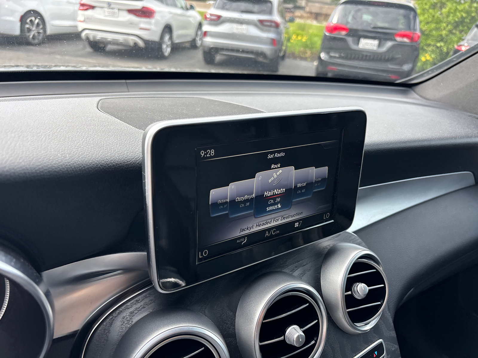 Used 2018 Mercedes-Benz GLC 300 4MATIC image 19