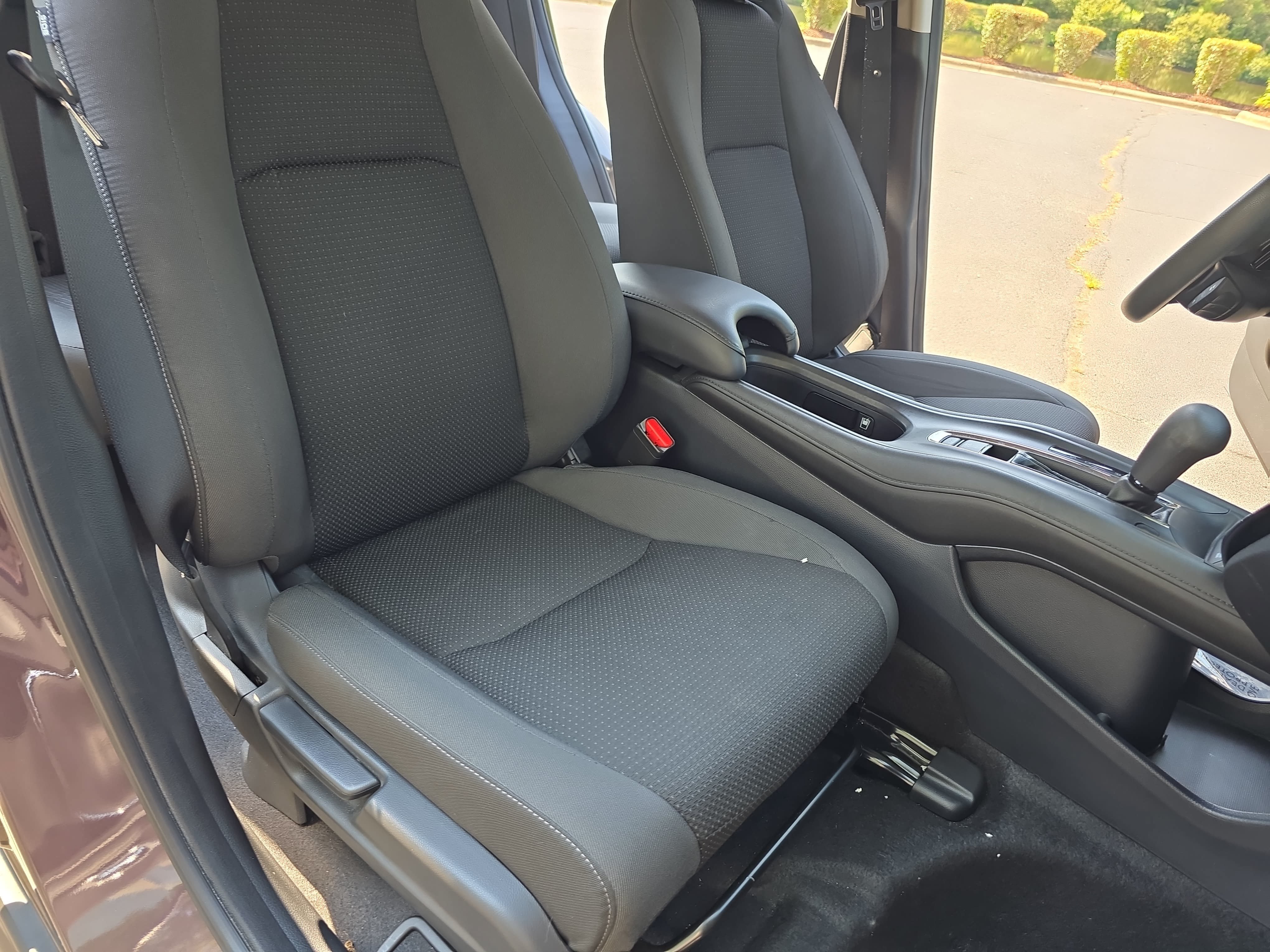 Used 2022 Honda HR-V EX image 10