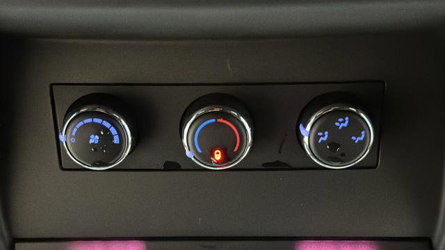 Used 2018 Dodge Grand Caravan SE image 36