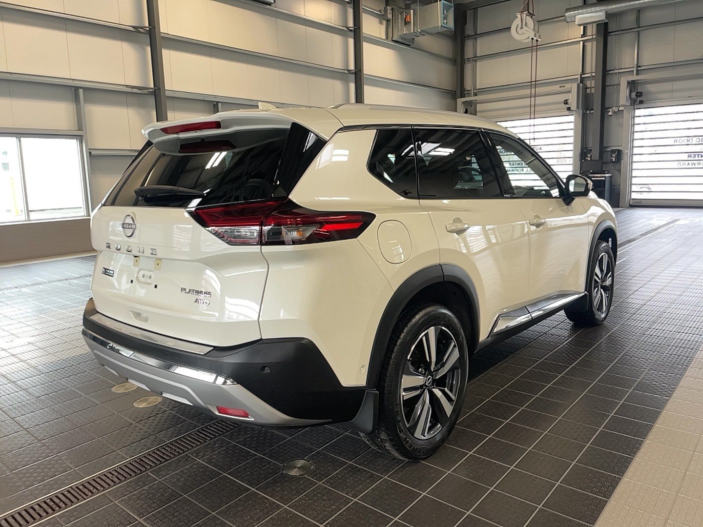 Used 2023 Nissan Rogue Platinum w/ Platinum Premium Package AWD/4WD image 20