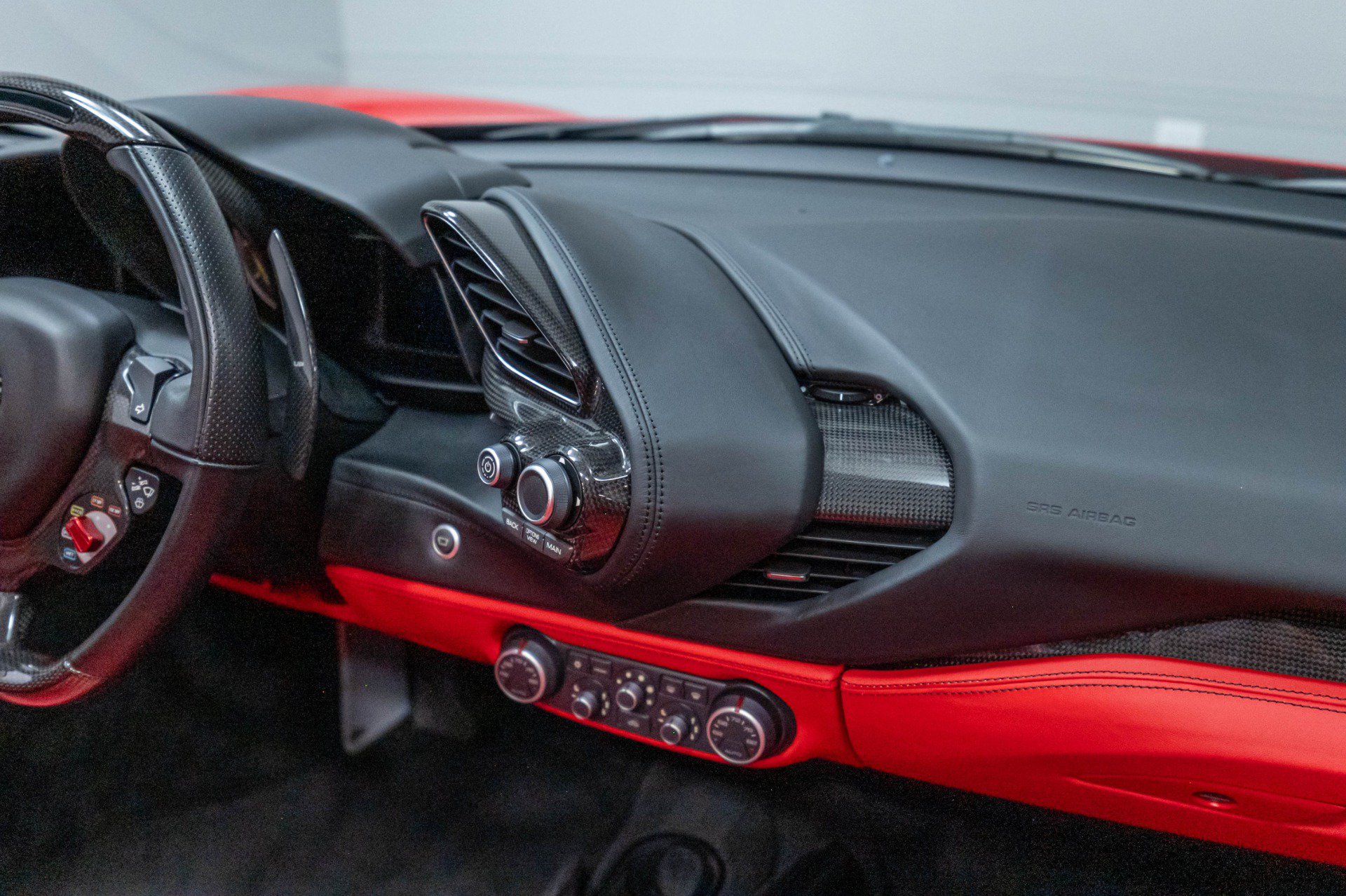 Used 2018 Ferrari 488 Spider RWD image 38