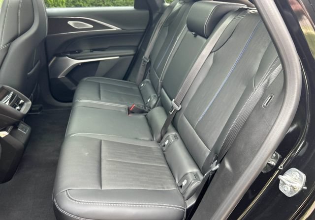 Used 2024 Cadillac Lyriq Sport w/ LPO, Floor Liner Package AWD/4WD image 4