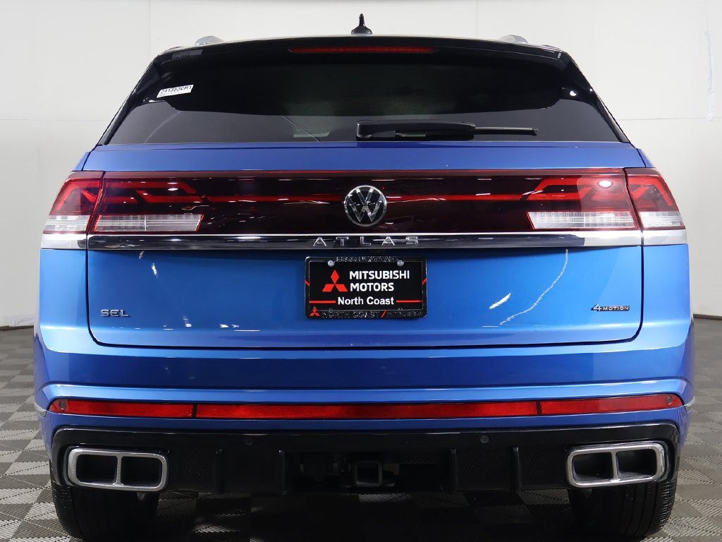Used 2024 Volkswagen Atlas Cross Sport SEL R-Line image 14