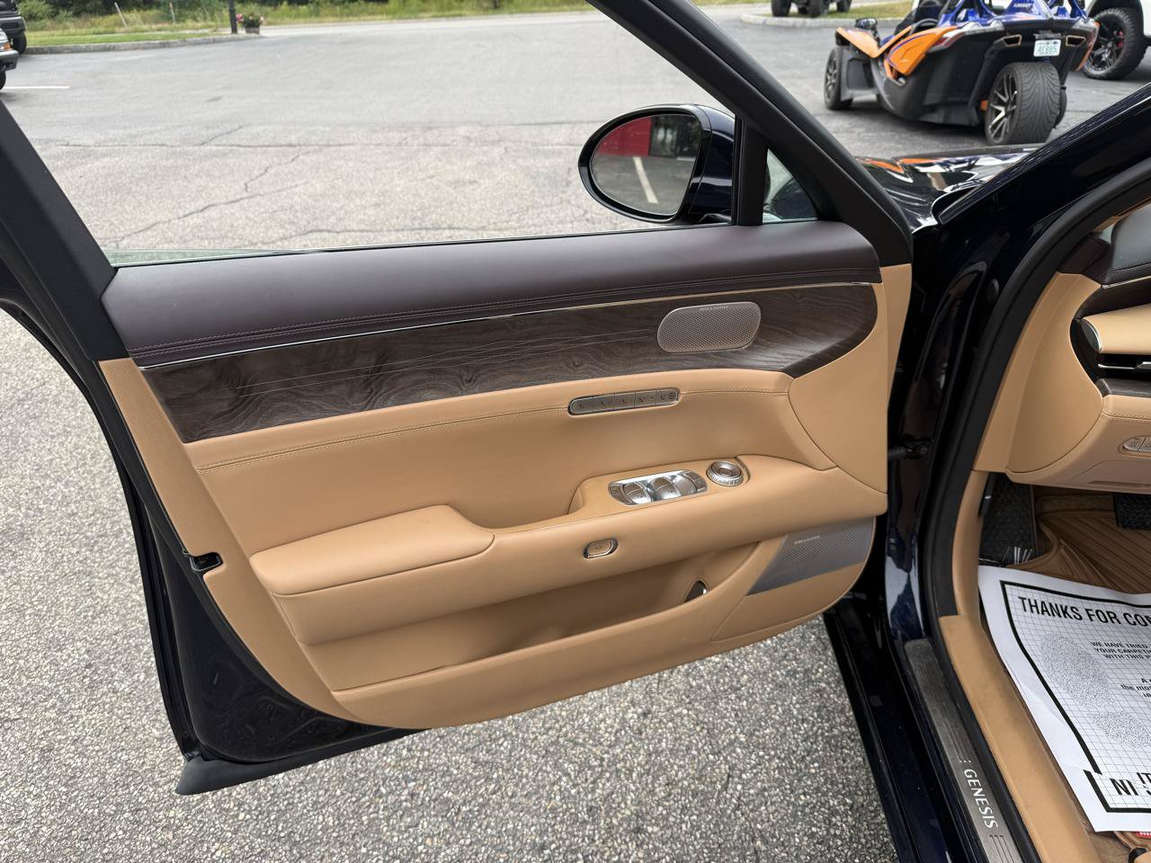 Used 2025 Genesis G90 3.5T AWD/4WD image 35