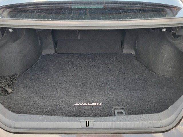 Used 2019 Toyota Avalon XLE w/ Moonroof Package FWD image 5
