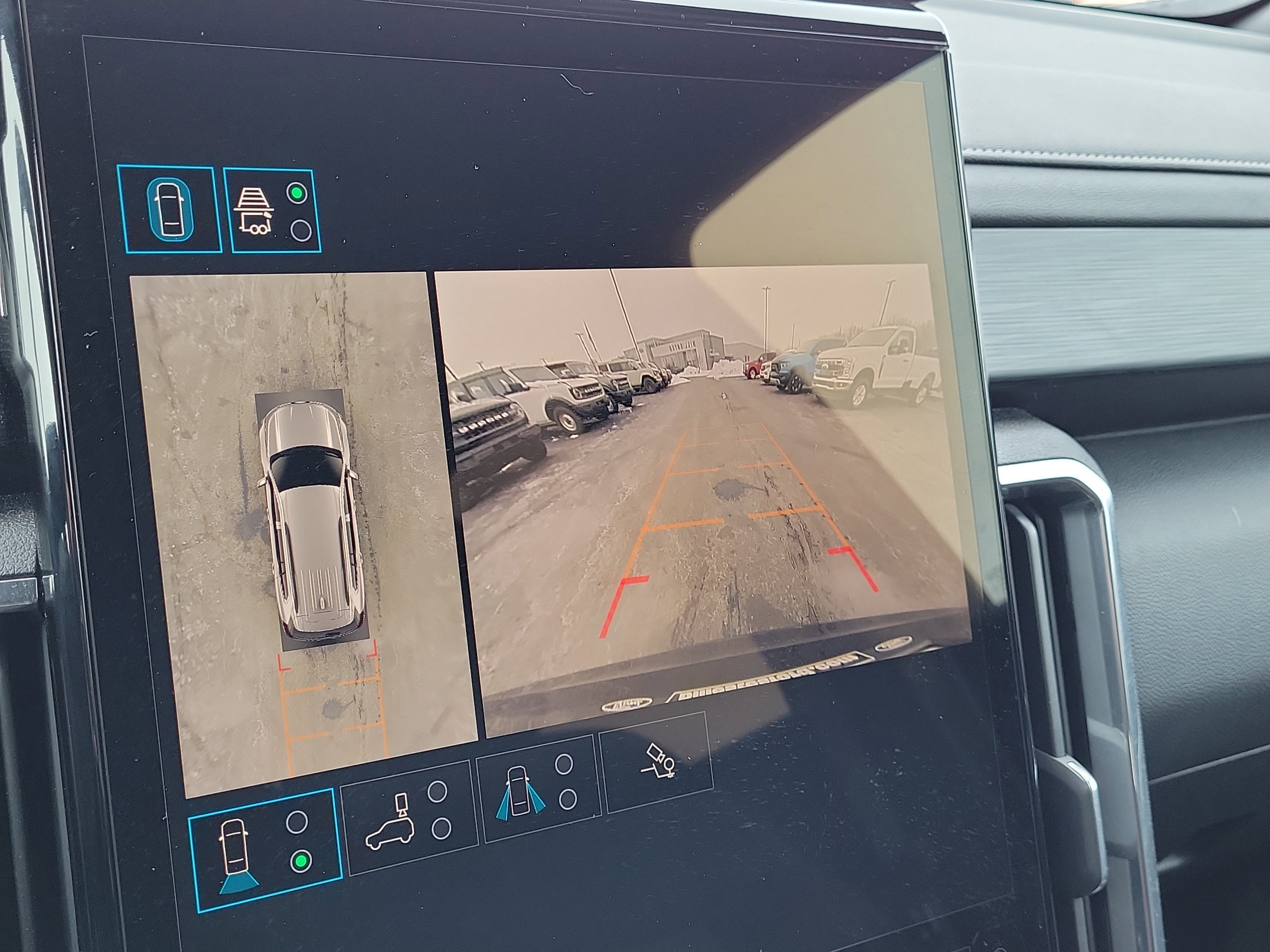 Used 2025 GMC Acadia Elevation image 29