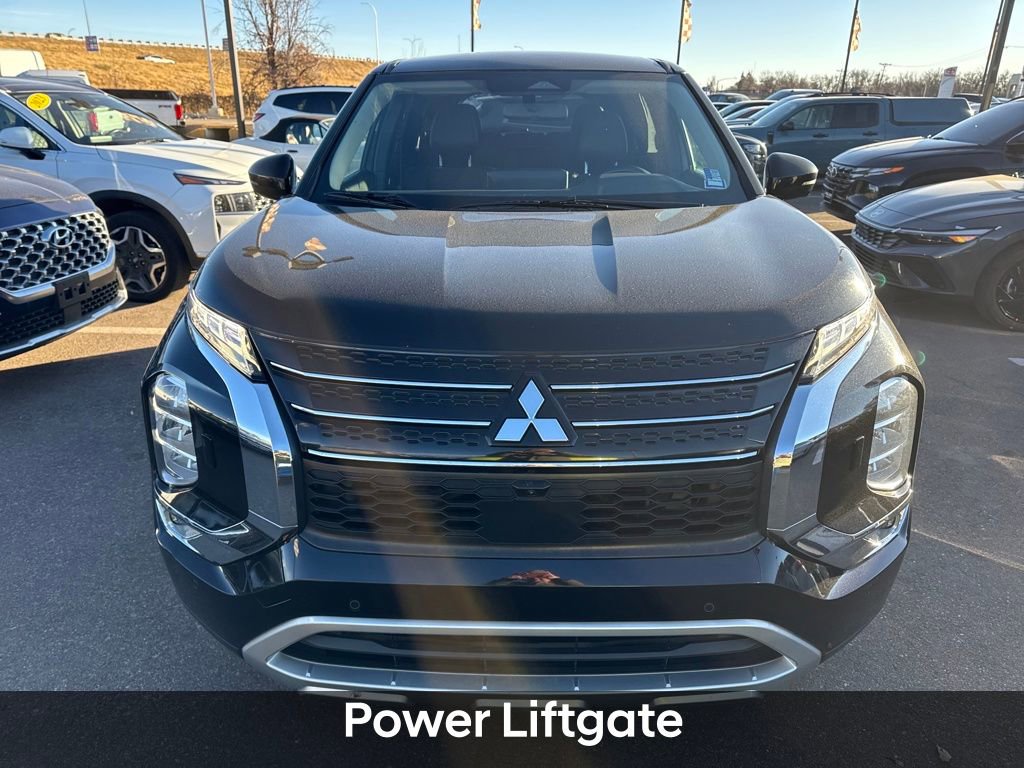 Used 2022 Mitsubishi Outlander SE image 8