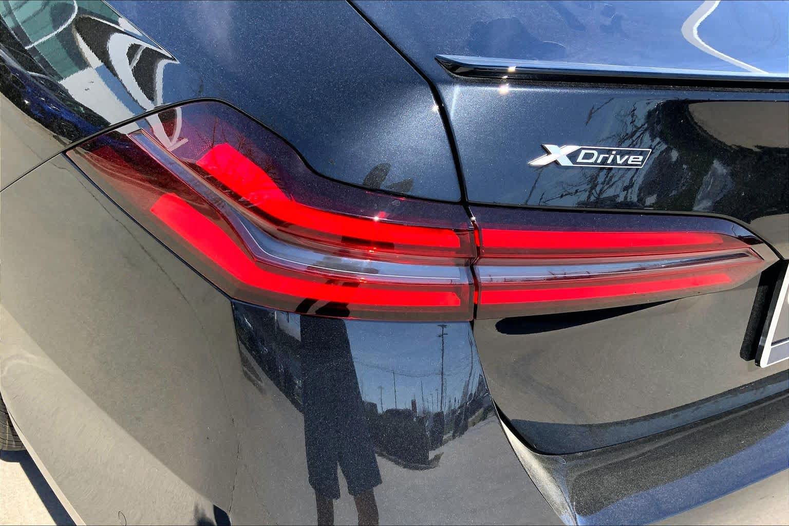 New 2026 BMW 550e xDrive AWD/4WD image 14