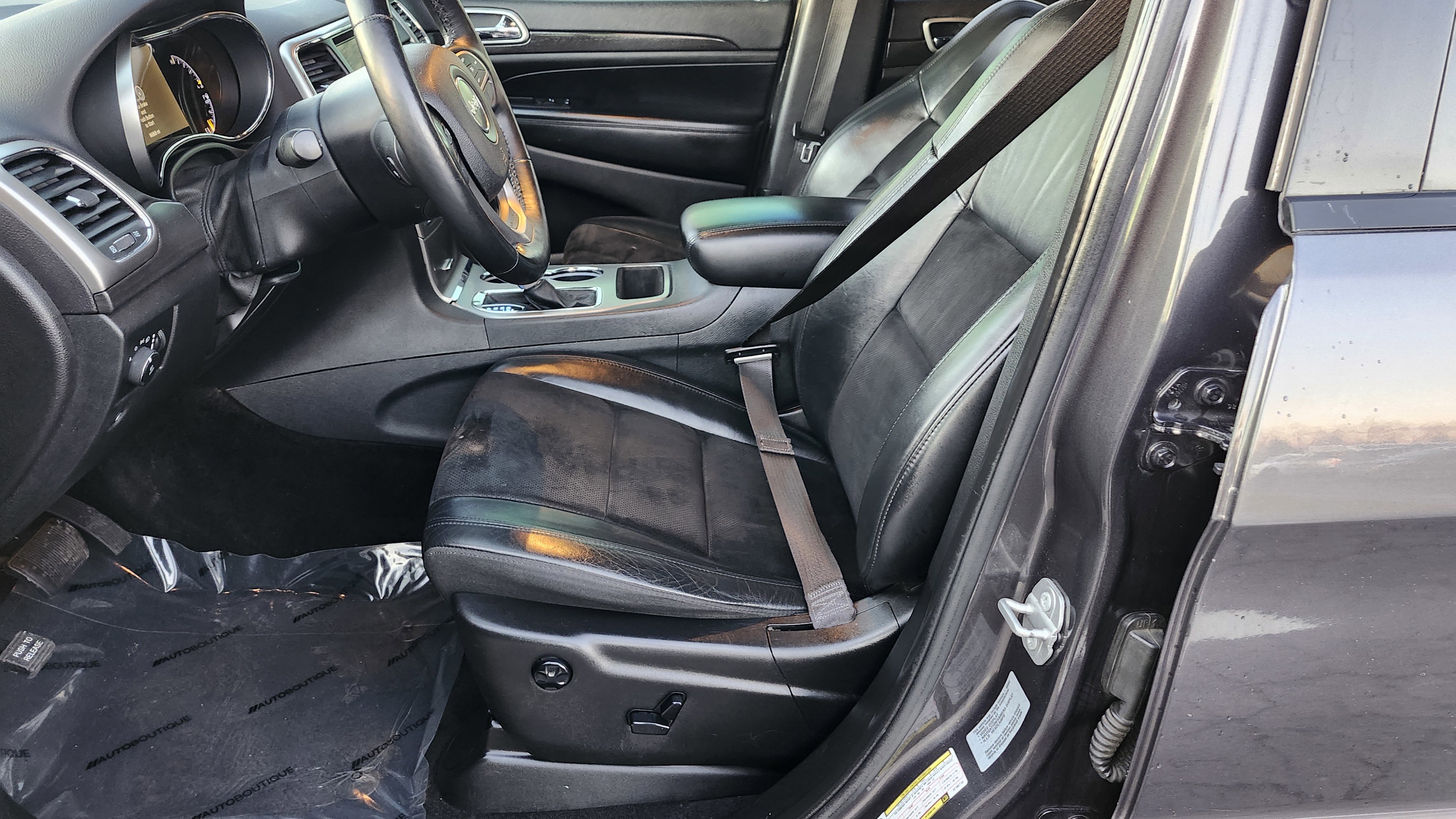 Used 2018 Jeep Grand Cherokee Altitude image 24