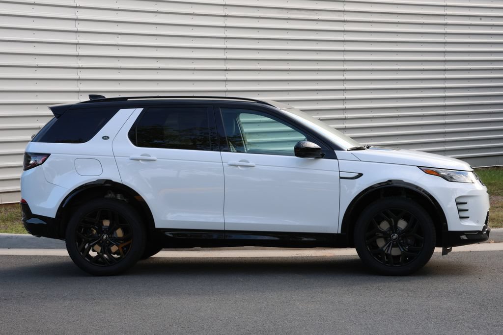 New 2026 Land Rover Discovery Sport Landmark AWD/4WD image 2