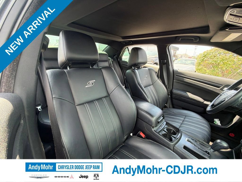 Used 2014 Chrysler 300 S w/ Light Group RWD image 18