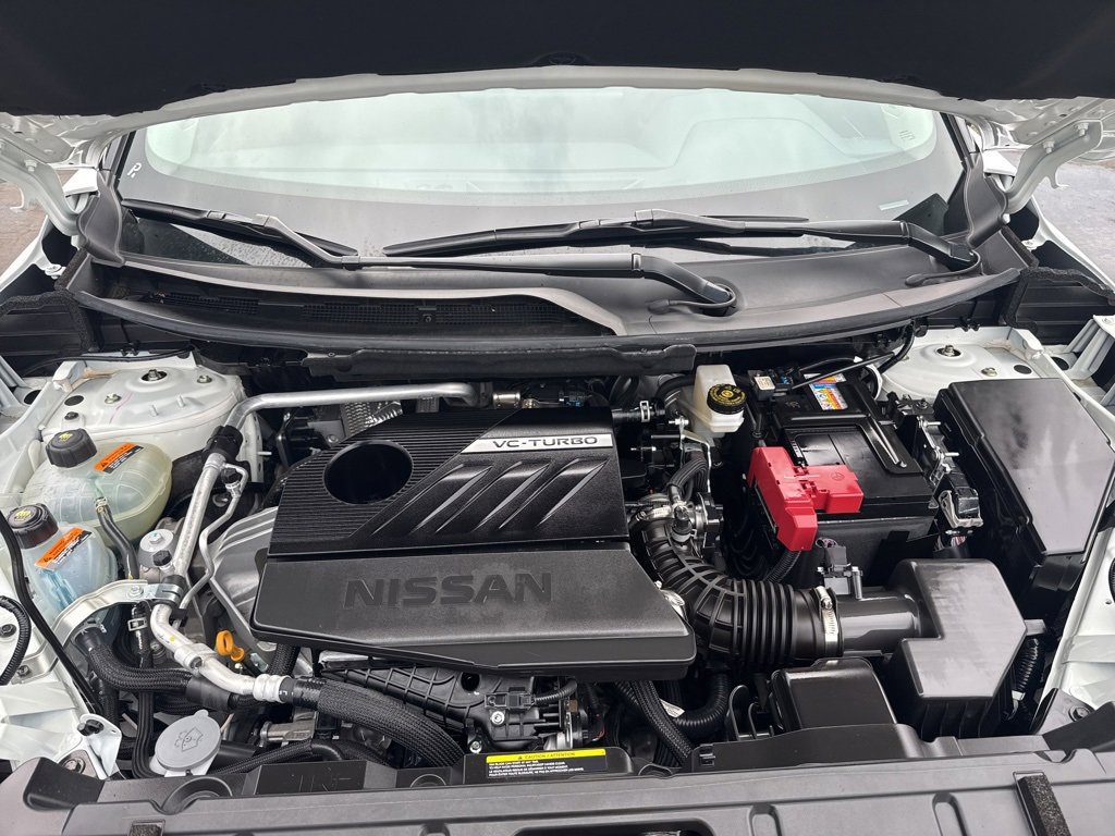 Used 2024 Nissan Rogue Platinum image 18