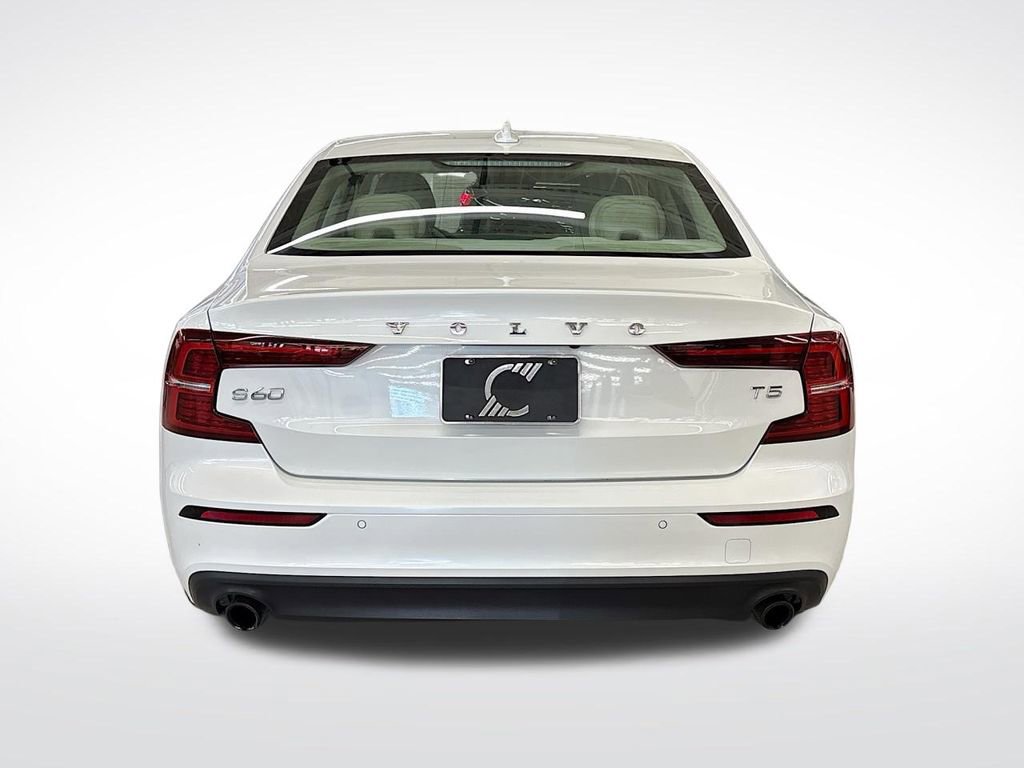 Used 2021 Volvo S60 T5 Momentum image 4