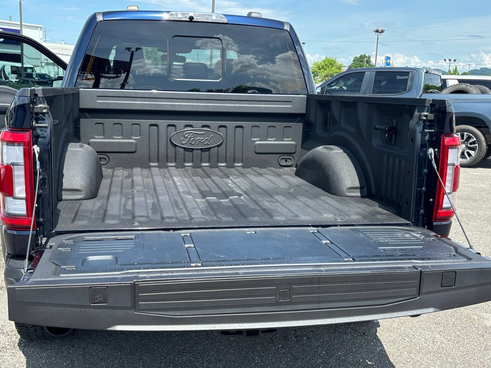 Used 2023 Ford F150 Raptor AWD/4WD image 12