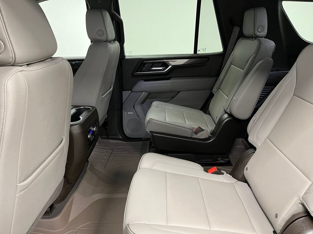 Used 2025 GMC Yukon Elevation AWD/4WD image 45