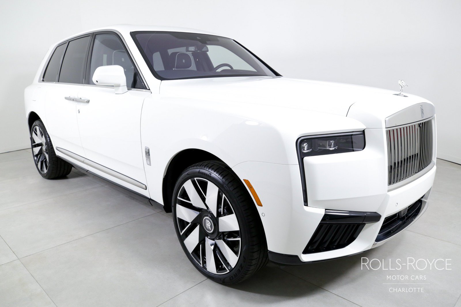 Certified 2025 Rolls-Royce Cullinan AWD/4WD image 6