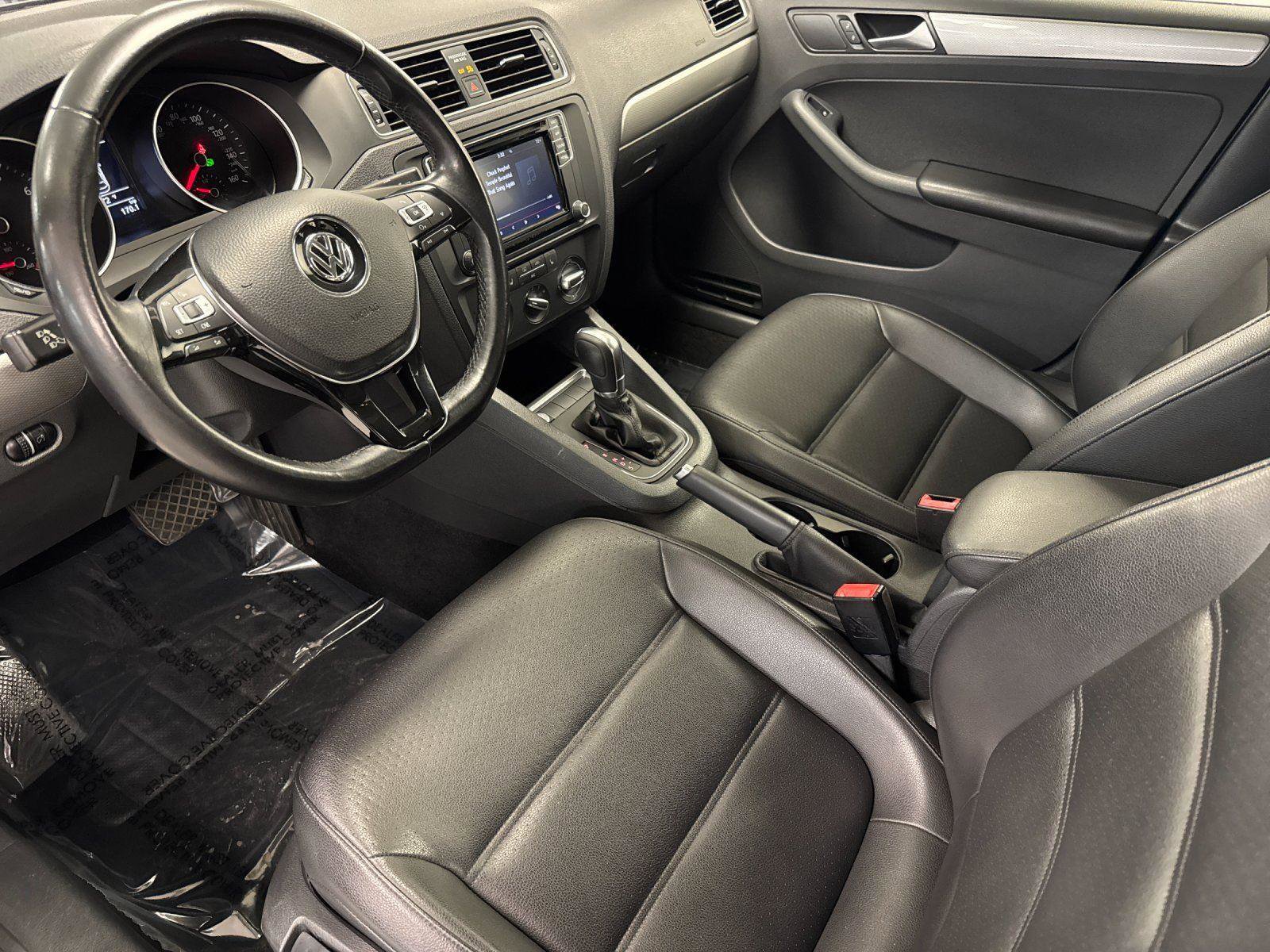 Used 2018 Volkswagen Jetta SE image 9