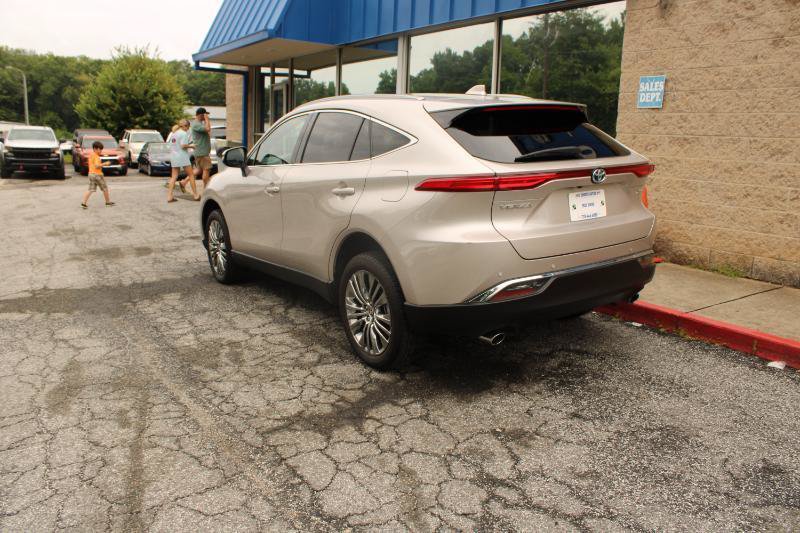 Used 2023 Toyota Venza XLE AWD/4WD image 4
