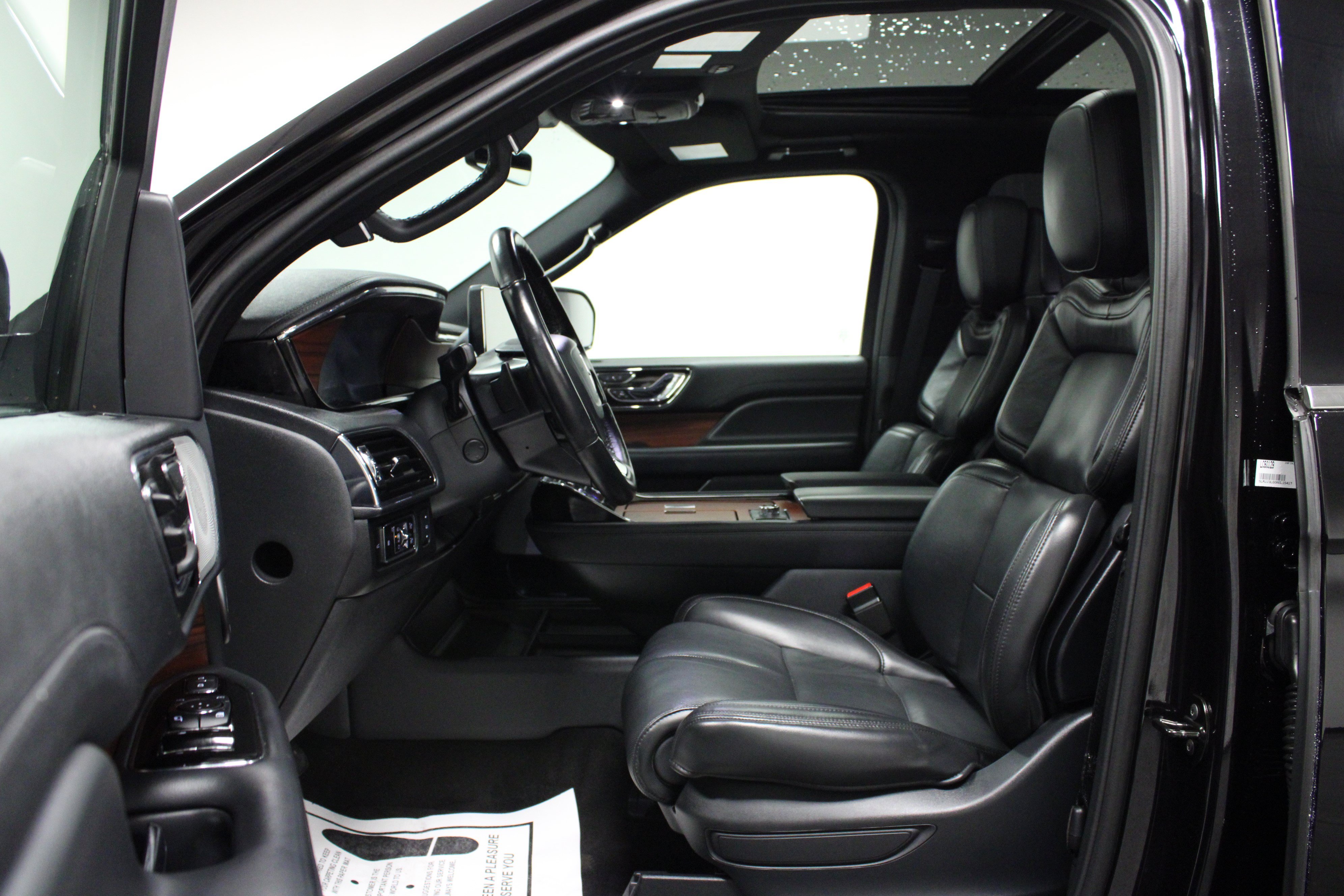 Used 2024 Lincoln Navigator L Reserve AWD/4WD image 12