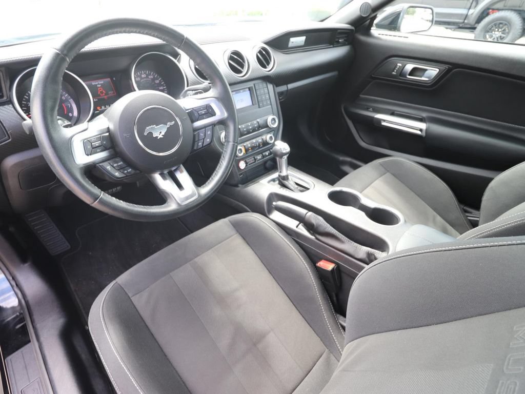 Used 2019 Ford Mustang Coupe RWD image 6